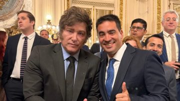 El nuevo vocero presidencial se tomó un “finde” extra largo en su primer semana
