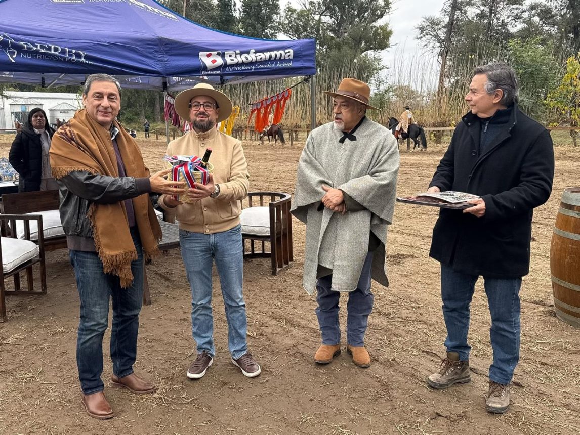 El vicegobernador Silva Neder visitó el 10° Concurso Provincial del Caballo Peruano de Paso