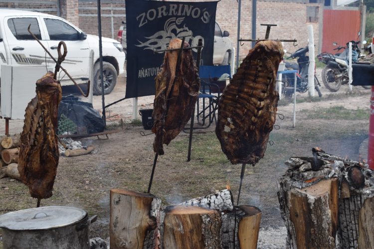 Añatuya celebra su aniversario con el Concurso de Costillar a la Estaca y Tortilla a la Parrilla