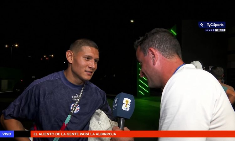 Cáceres reveló la insólita frase que le dijo Mbappé: “Me preguntó si le quería dar un beso”