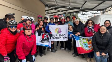 El ciclismo y la historia se unieron para realizar el recorrido: “Pedaleando el vals de la ciudad”