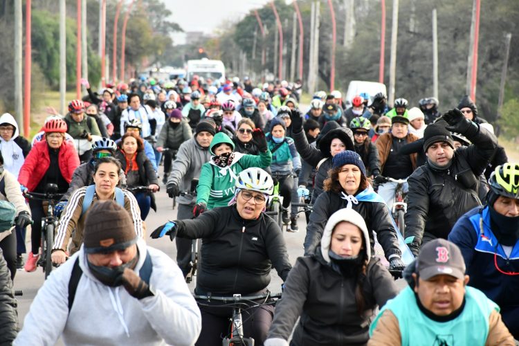 Cientos de fieles protagonizaron la primera peregrinación en bicicleta al Santuario de Mama Antula