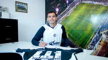 Suma experiencia en la zaga central: el colombiano Felipe Aguilar estampó la firma en Central Córdoba