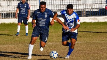Vélez goleó a Sarmiento y sigue firme