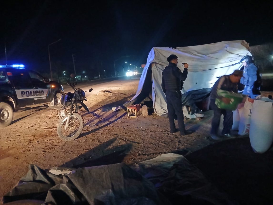 Tras una pelea, desalojaron una carpa ilegal ubicada a la vera de la ruta 92