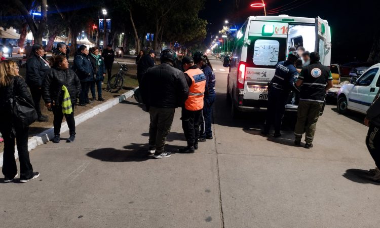 Un niño resultó herido luego de ser atropellado por una moto frente a la feria