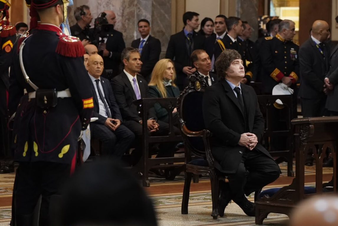 Javier Milei participó del Tedeum por el Día de la Independencia en la Catedral Metropolitana de Buenos Aires