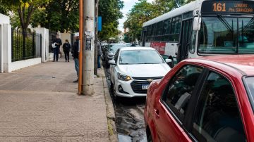 Vecinos denuncian derrames cloacales diarios en pleno centro de la Capital
