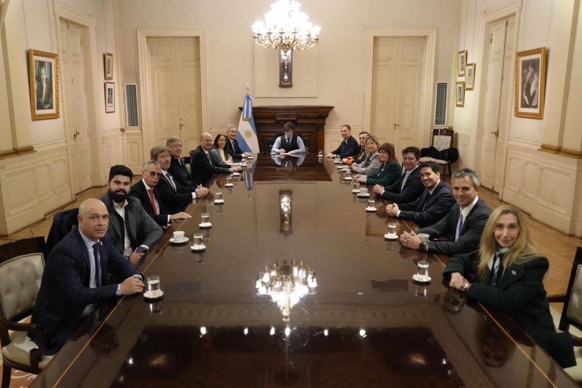 El Presidente Milei encabezó una reunión de Gabinete en Casa Rosada