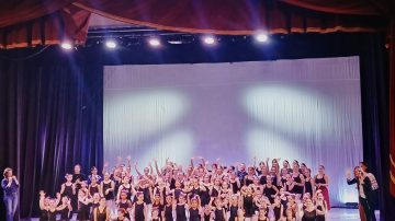 El Estudio de Ballet de Eugenia Morán presentó su muestra semestral ante un Teatro 25 de Mayo colmado