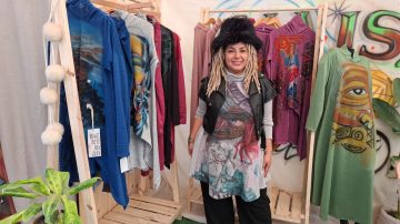 Naisha convierte la identidad santiagueña en arte para vestir en la Feria Artesanal 2026