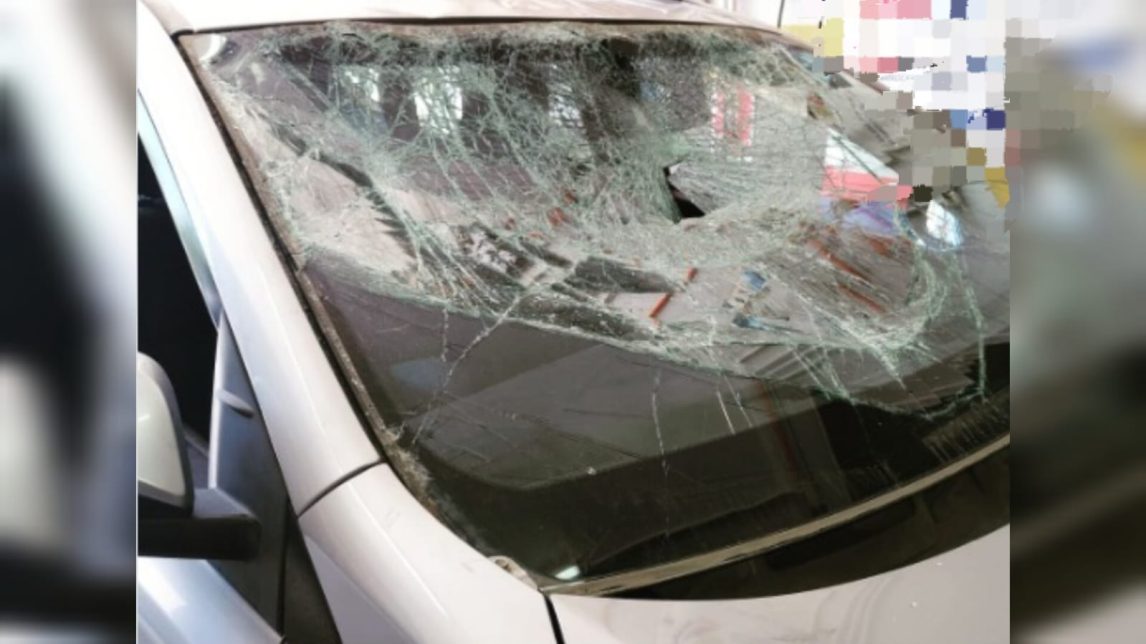 Detienen a un joven de 18 años tras intentar cometer un robo y destrozar el parabrisas de una camioneta