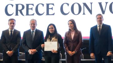 “Detrás de cada uno hay una historia de esfuerzo”: Mariela Nassif en la entrega de certificados del programa Santiago Crece con Vos