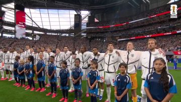 Los hinchas argentinos hicieron sentir su voz y taparon el himno de Inglaterra