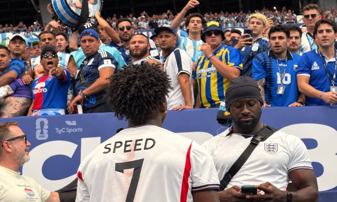 Speed desafió a los hinchas argentinos con un nuevo gesto viral
