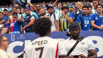 Speed desafió a los hinchas argentinos con un nuevo gesto viral