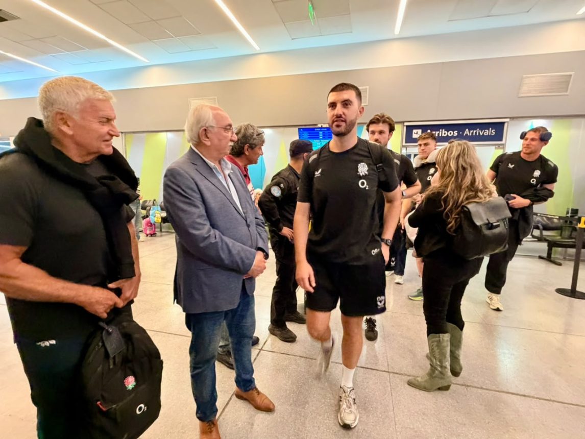 El seleccionado de Inglaterra ya está en Santiago del Estero para enfrentar a Los Pumas