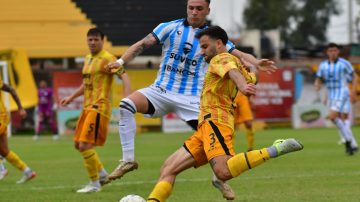 Triunfazo de Mitre: venció a Racing de Córdoba y salió de la zona roja