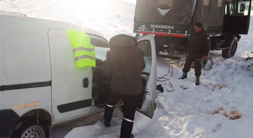 Mendoza: rescataron a 23 personas atrapadas en la nieve