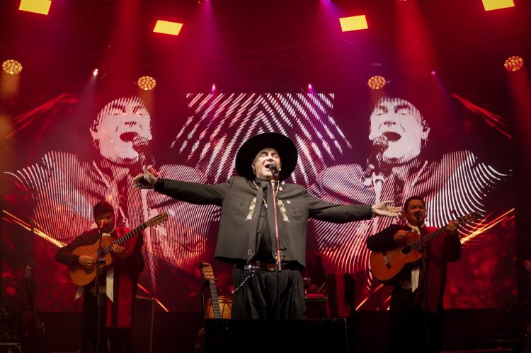 Reviví el show del Chaqueño Palavecino en la multitudinaria segunda noche del Festival Nacional del Queso Copeño