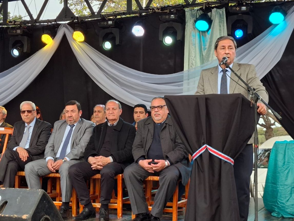 Silva Neder: “En Santiago venimos construyendo un proyecto inclusivo, pluralista que escucha y busca las mejores soluciones”