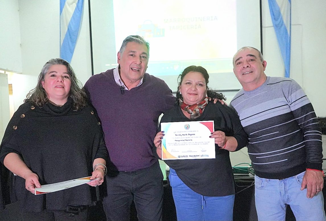 Nediani entregó certificados de capacitación a nuevos emprendedores bandeños