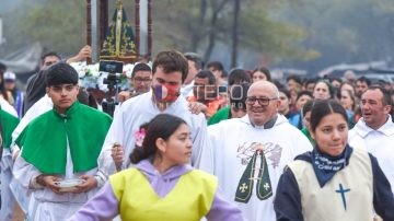 Huachana inició el triduo solemne con el traslado de la imagen al templete y una incesante llegada de peregrinos
