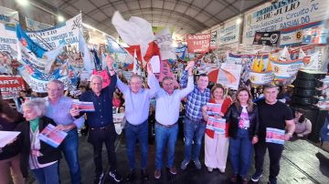 Mario Benavente recibió un amplio respaldo en multitudinarios plenarios en Villa Hortensia y el Club del Maestro