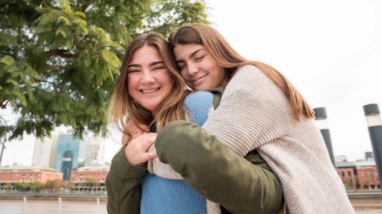 Día del Amigo 2026: por qué se celebra cada 20 de julio y las mejores frases para compartir