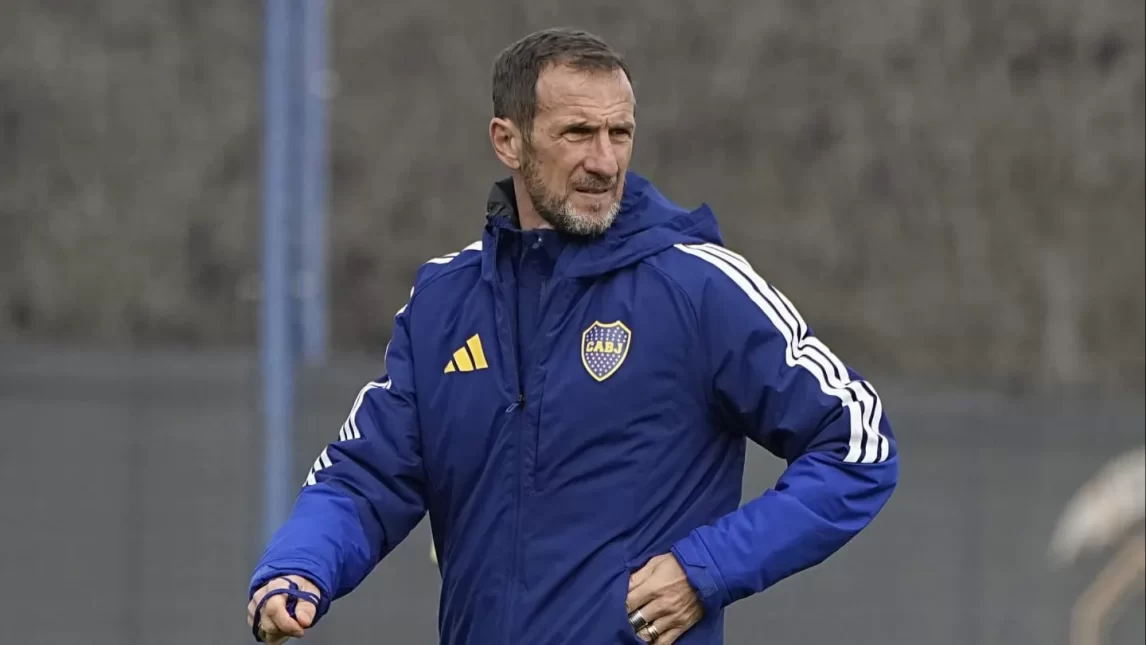 Sin Paredes y con posibles cambios: el equipo que piensa Arruabarrena para visitar a Riestra