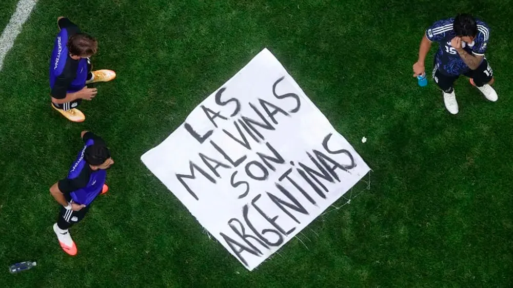 Estados Unidos respaldó a la Selección Argentina por la bandera de Malvinas: “Tienen la libertad de hacerlo”
