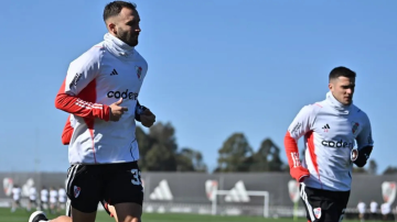 River rechazó el pedido del plantel para reincorporar a Pezzella y Bustos