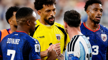 “Tu gente debería estar orgullosa de ti”: el emotivo gesto de Messi con Vozinha
