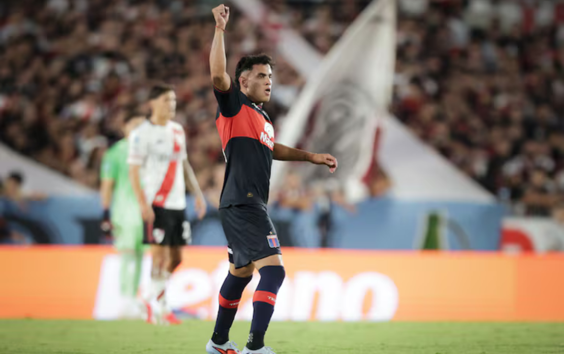 Sevilla y Parma se metieron en la pelea con Boca por David Romero