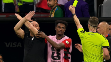 El DT de Egipto aclaró su polémico gesto ante Argentina: “No era por racismo”