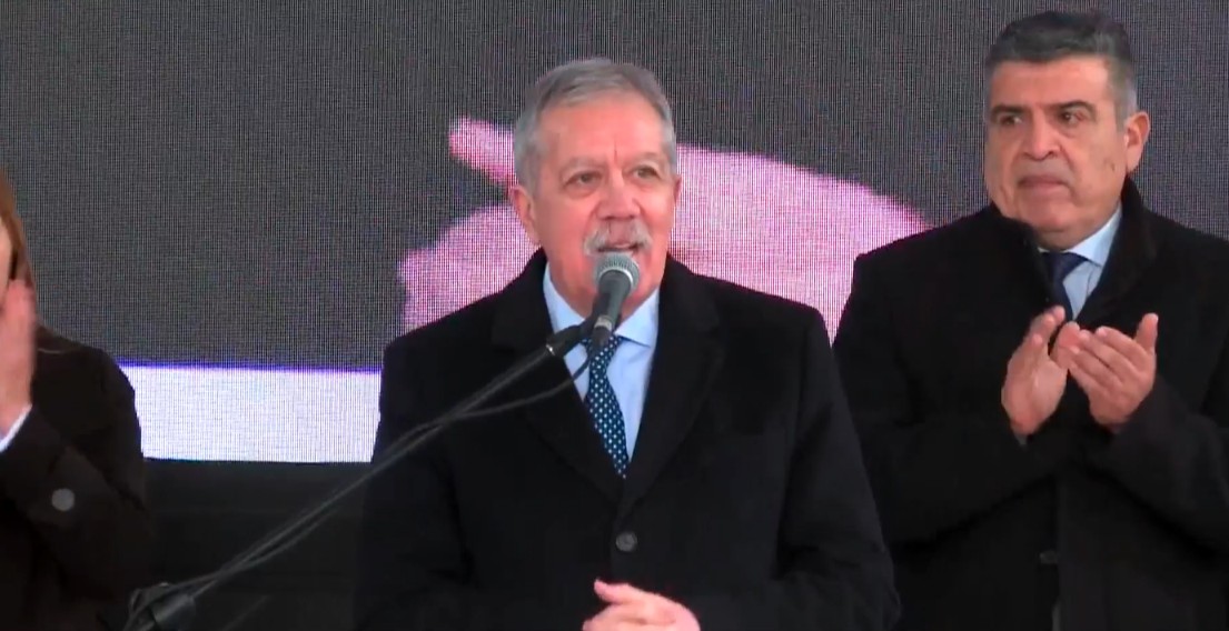 El gobernador Elías Suárez habilitó en simultáneo obras que benefician a miles de estudiantes del departamento Banda: “La educación es fundamental porque nos prepara para el futuro”