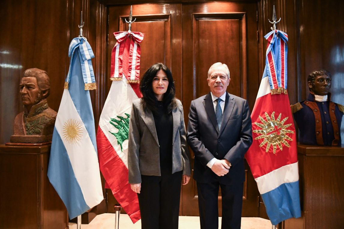 El gobernador Elías Suárez recibió la visita de la embajadora de la República Libanesa