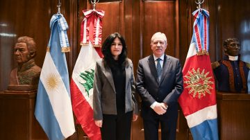 El gobernador Elías Suárez recibió la visita de la embajadora de la República Libanesa
