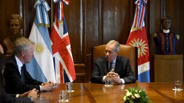 El gobernador Elías Suárez recibió al embajador del Reino Unido de Gran Bretaña e Irlanda del Norte