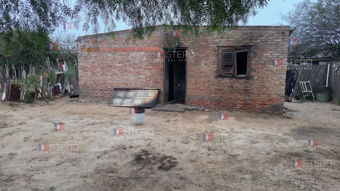 Las impactantes imágenes del incendio fatal en Fernández: así quedó la vivienda donde murió un hombre