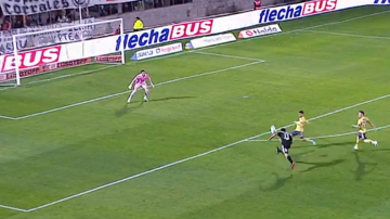 VIDEO | De Puskás: el golazo de Riestra para estirar la ventaja ante Boca