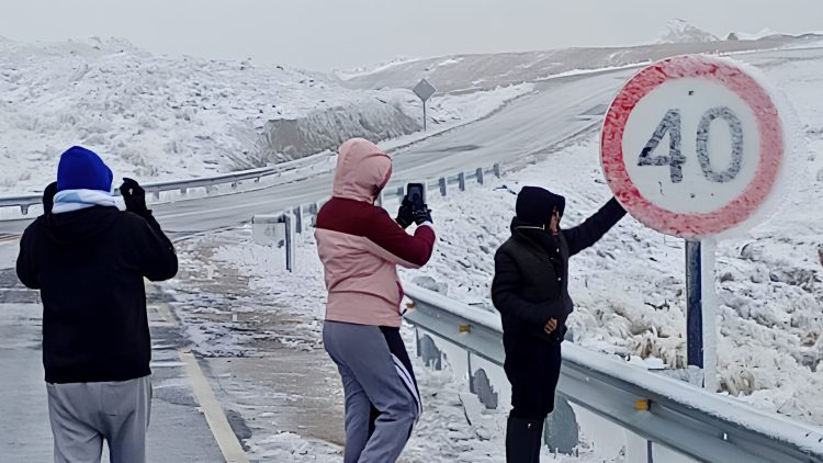 No es Bariloche, es Guayamba: la sorprendente postal de nieve a pocos kilómetros de Santiago del Estero