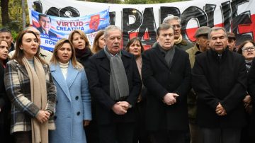 El gobernador Elías Suárez participó del acto en memoria de Hipólito Yrigoyen