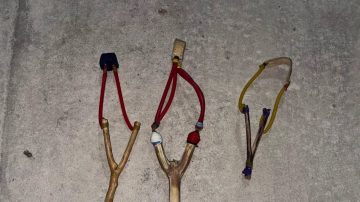 Interceptan a un grupo de jóvenes con “hondas” en inmediaciones de la feria