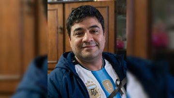 La Escuela Normal de La Banda despide al profe que murió viendo el partido de Argentina
