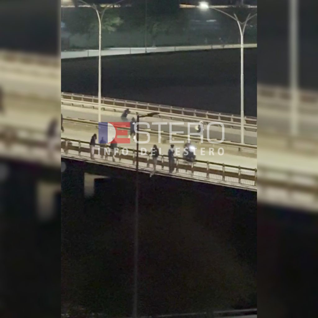 ¡Un peligro! violento enfrentamiento sobre la Autopista generaron pánico entre conductores