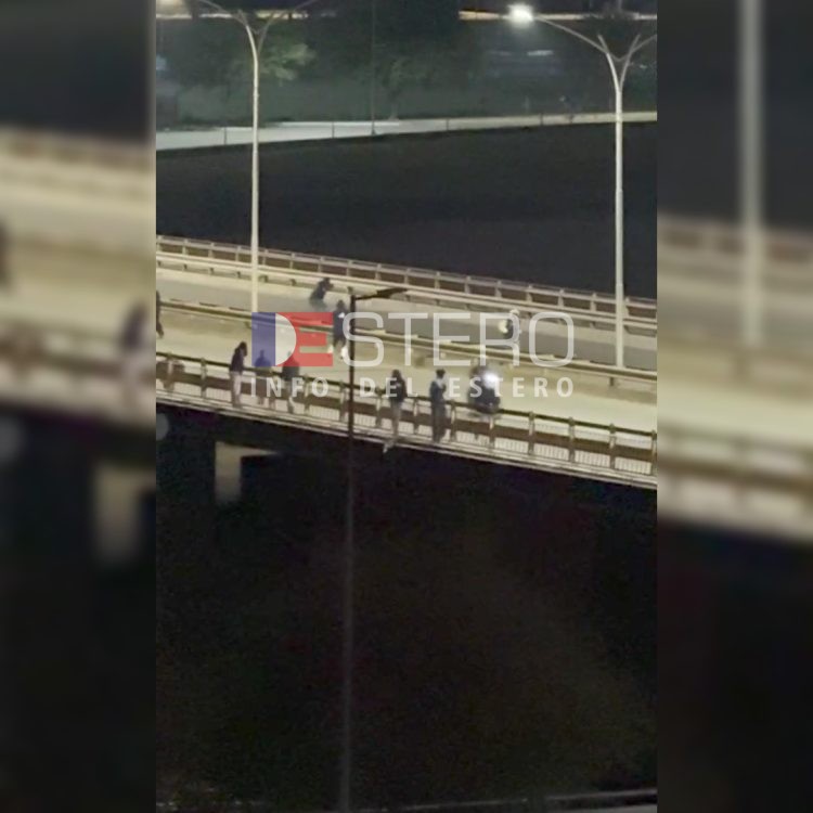 ¡Un peligro! violento enfrentamiento sobre la Autopista generaron pánico entre conductores