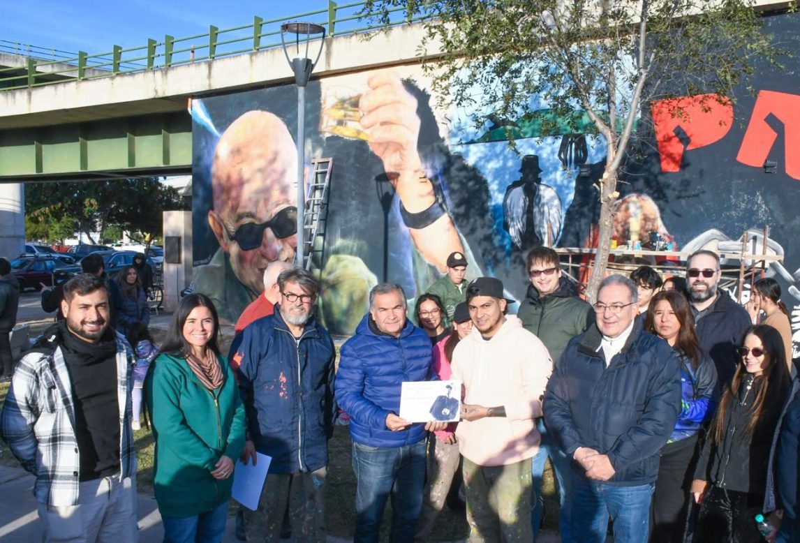 Presentaron el mural en homenaje al Indio Solari en el Paseo de los Food Trucks