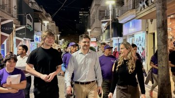 La Libertad Avanza cerró su campaña en Santiago con una caminata por el centro de la Capital