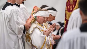 Lefebvristas desafiaron al Papa: consagraron a 4 obispos, provocaron un cisma quedaron excomulgados